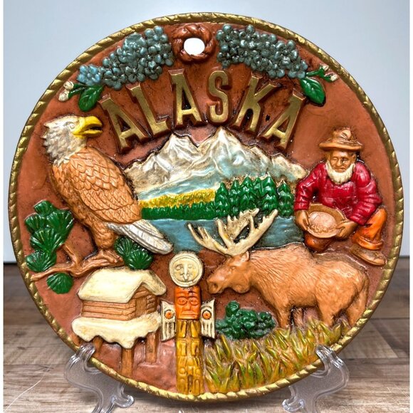 Vintage Alaska Souvenir Wall Plaque With 3D Relief Design - Picture 1 of 5